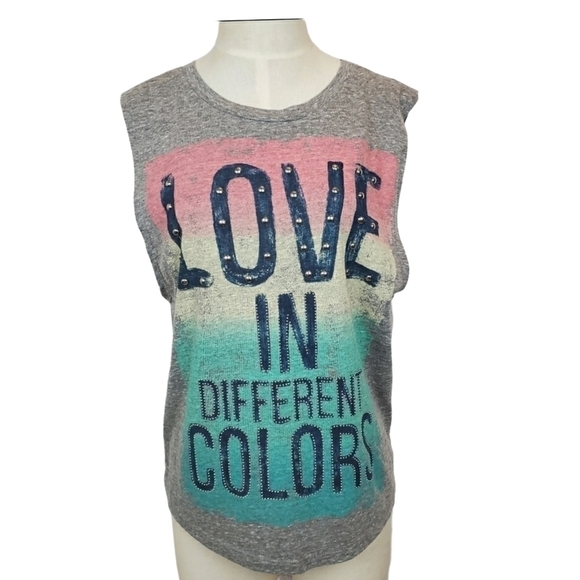 THE CLAS-SIC "Love In Different Colors" graphic T - Picture 1 of 4